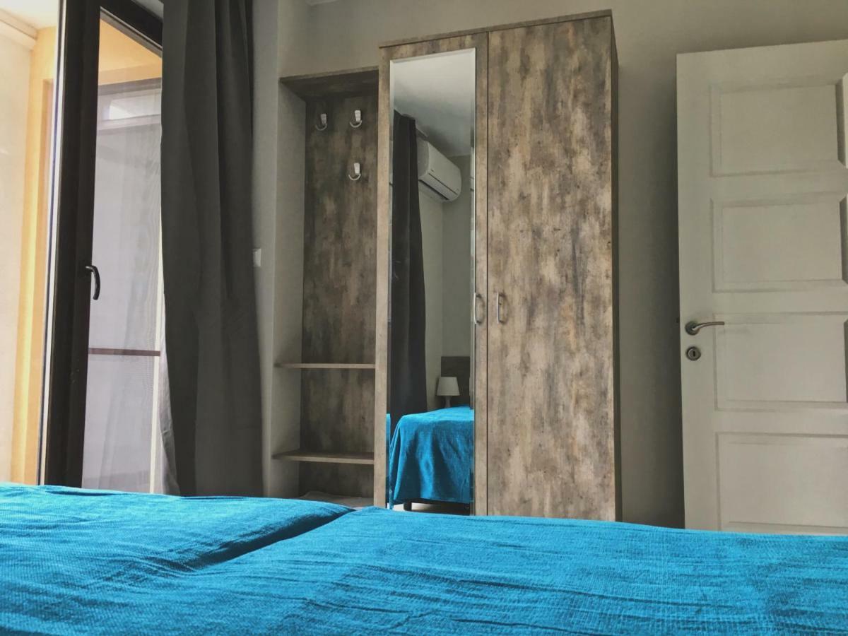 Azzurro Apartment - Ideal For Your Seaside Escape In Burgasz Kültér fotó