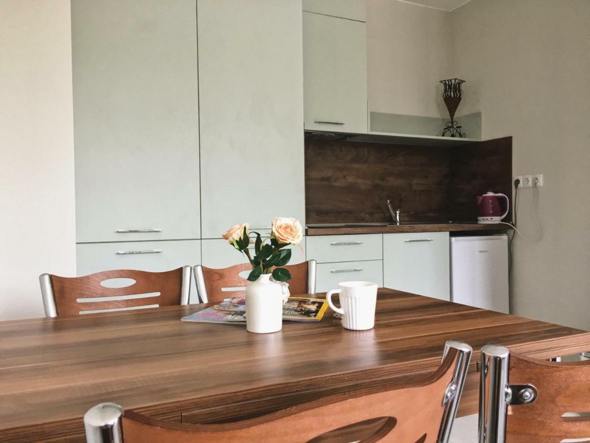 Azzurro Apartment - Ideal For Your Seaside Escape In Burgasz Kültér fotó