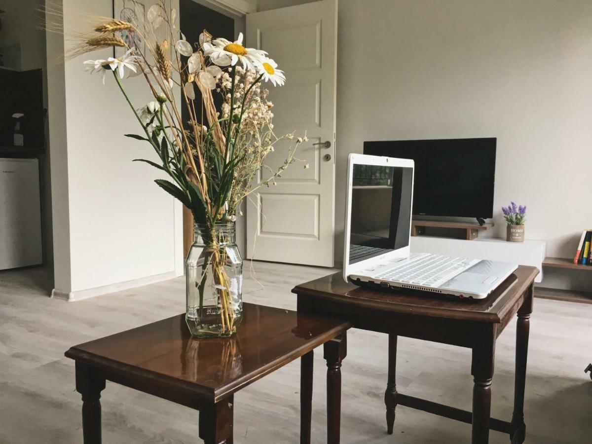 Azzurro Apartment - Ideal For Your Seaside Escape In Burgasz Kültér fotó