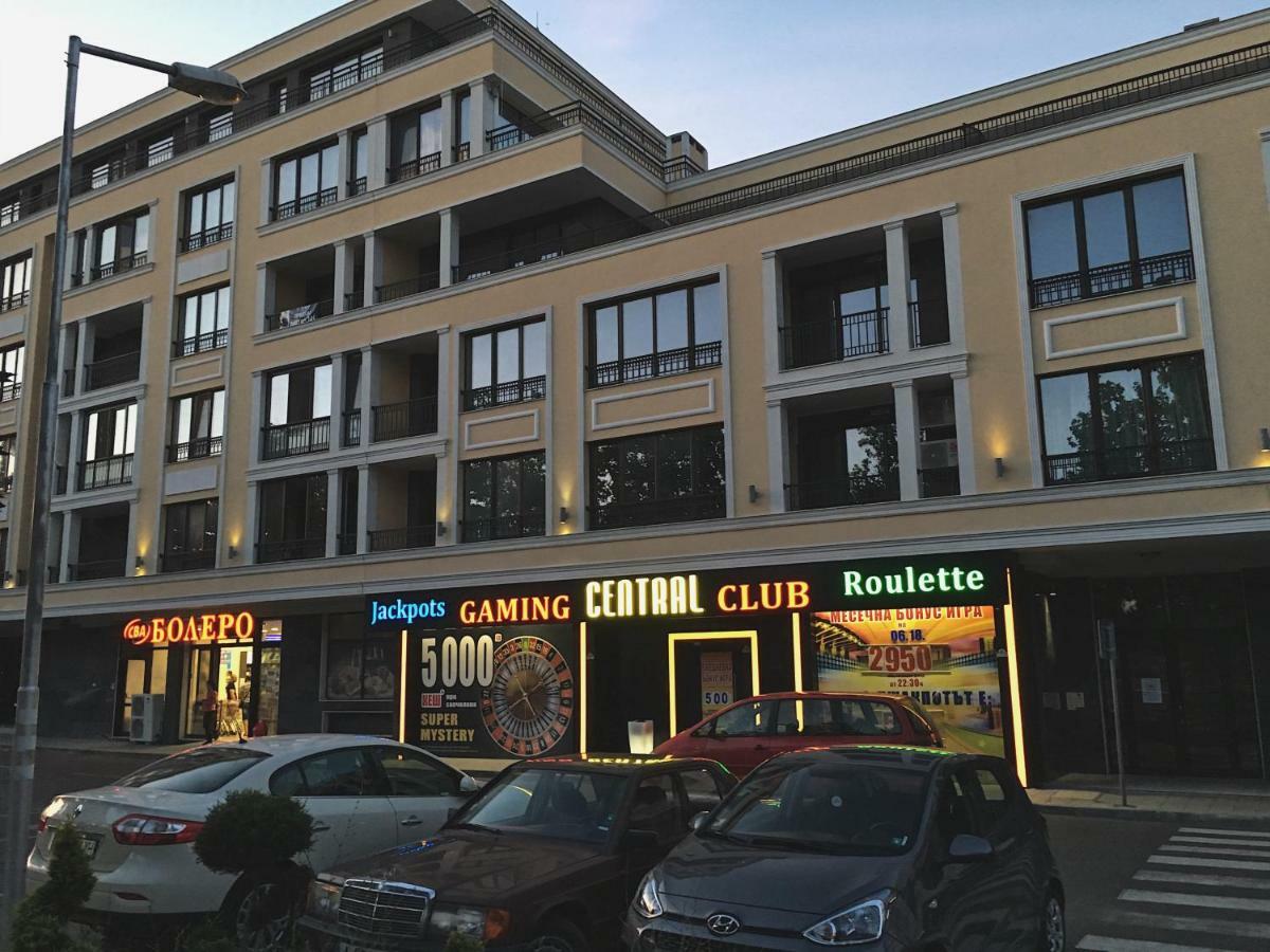 Azzurro Apartment - Ideal For Your Seaside Escape In Burgasz Kültér fotó