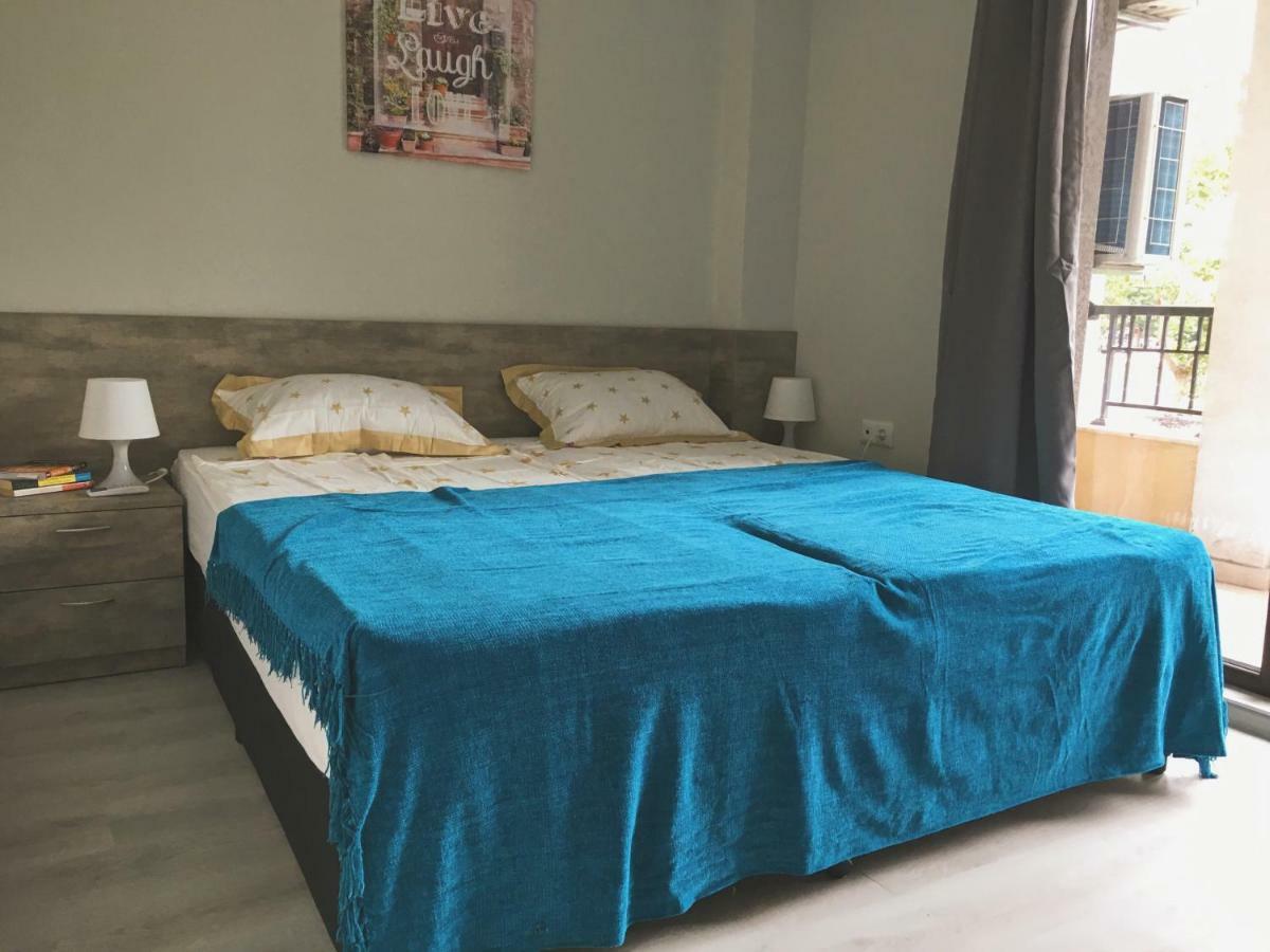Azzurro Apartment - Ideal For Your Seaside Escape In Burgasz Kültér fotó